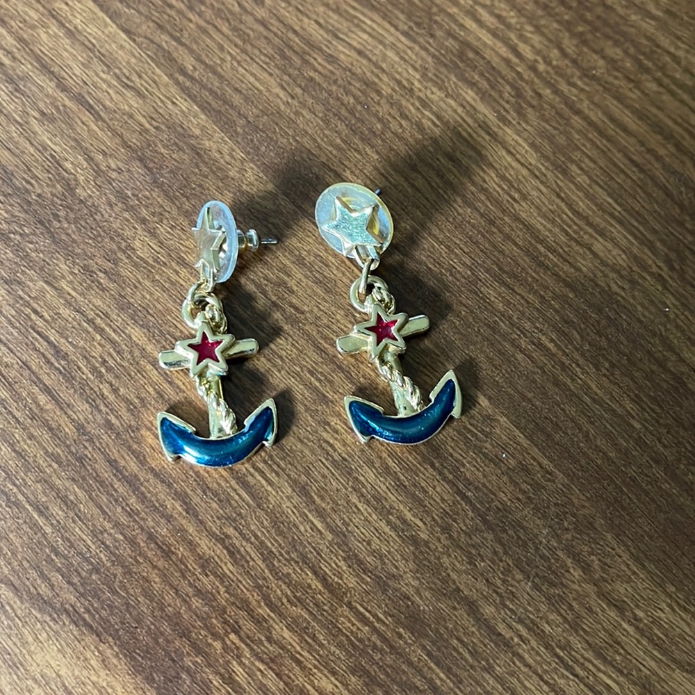 Post earrings